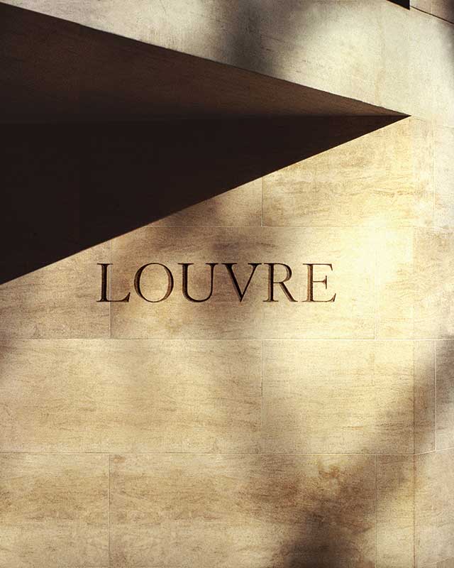 Musée du Louvre signage